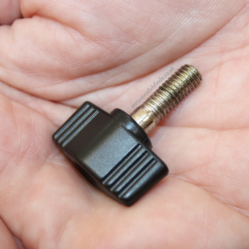 Different Thumbscrew Materials and Their Advantages
