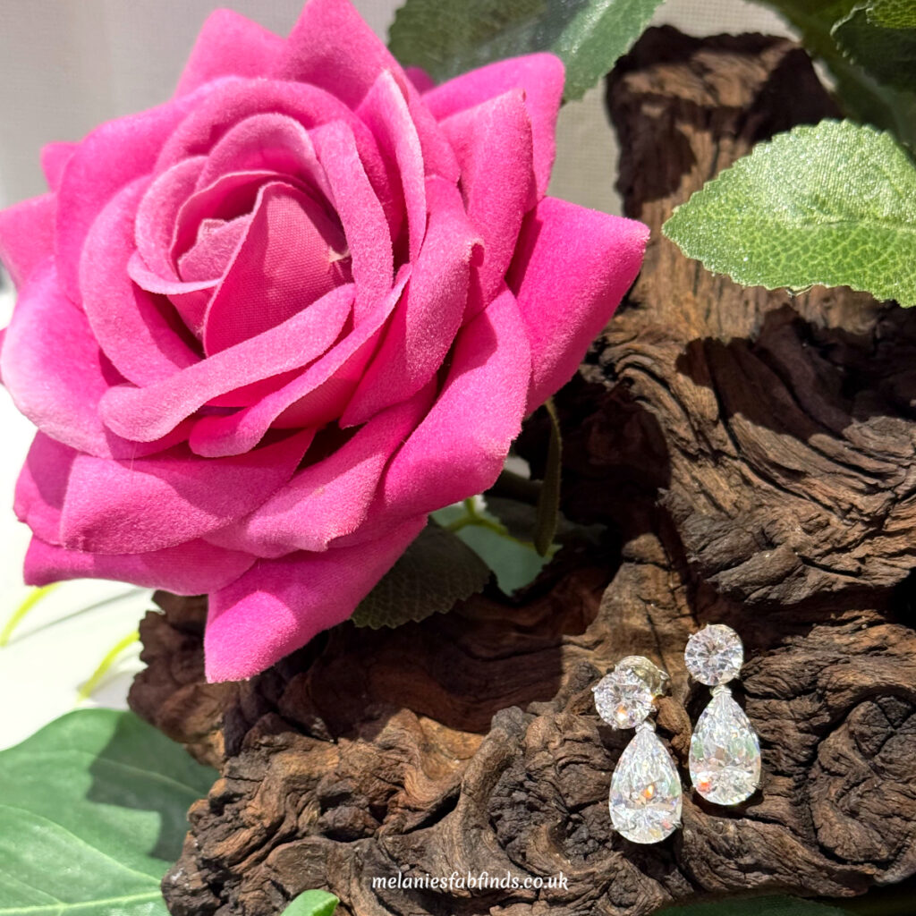 How to Find the Right Balance Between Statement and Everyday Jewellery